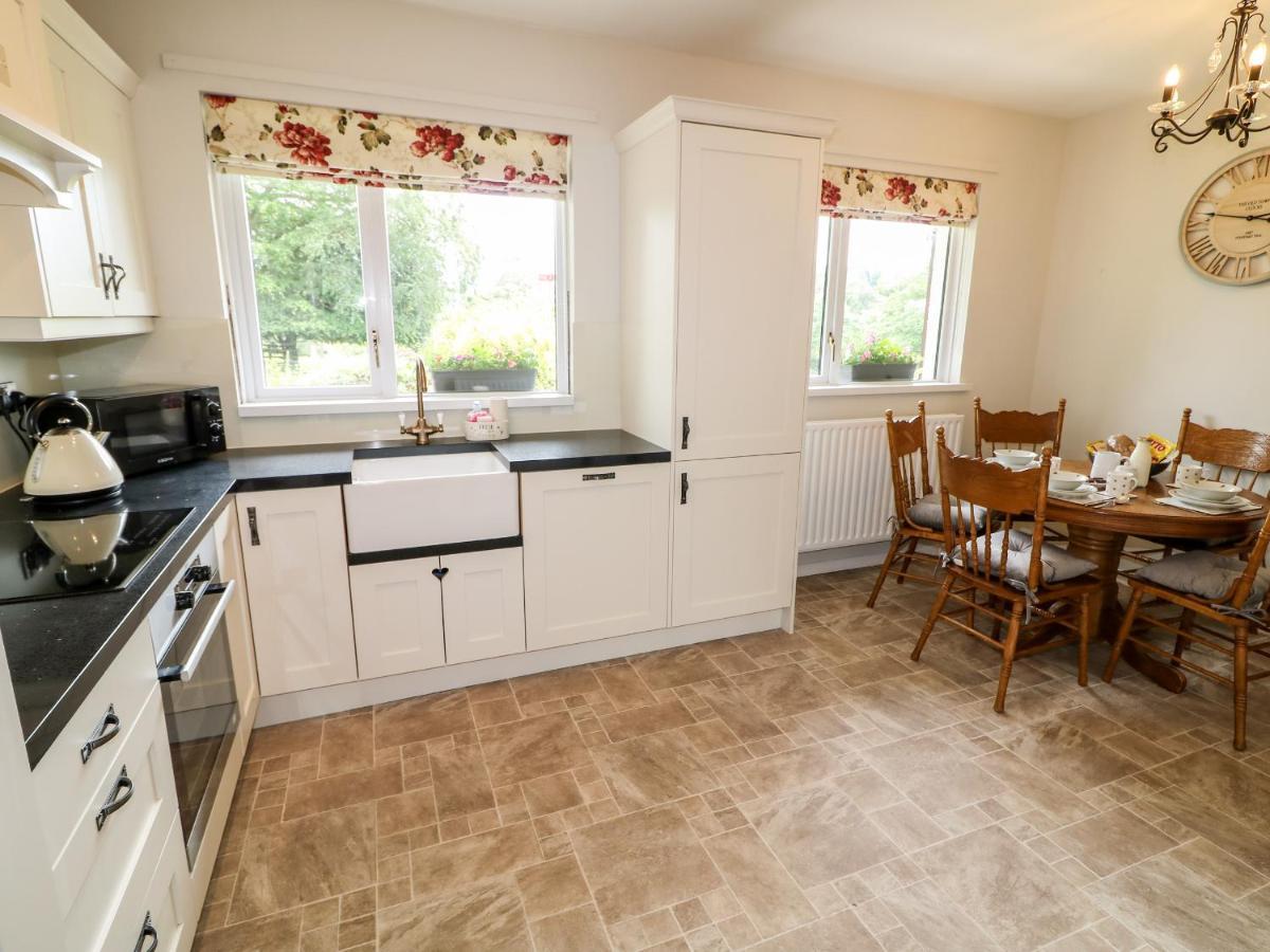Glebe Farm Cottage 纽里 外观 照片